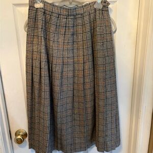 Elegant Checkered Midi Skirt